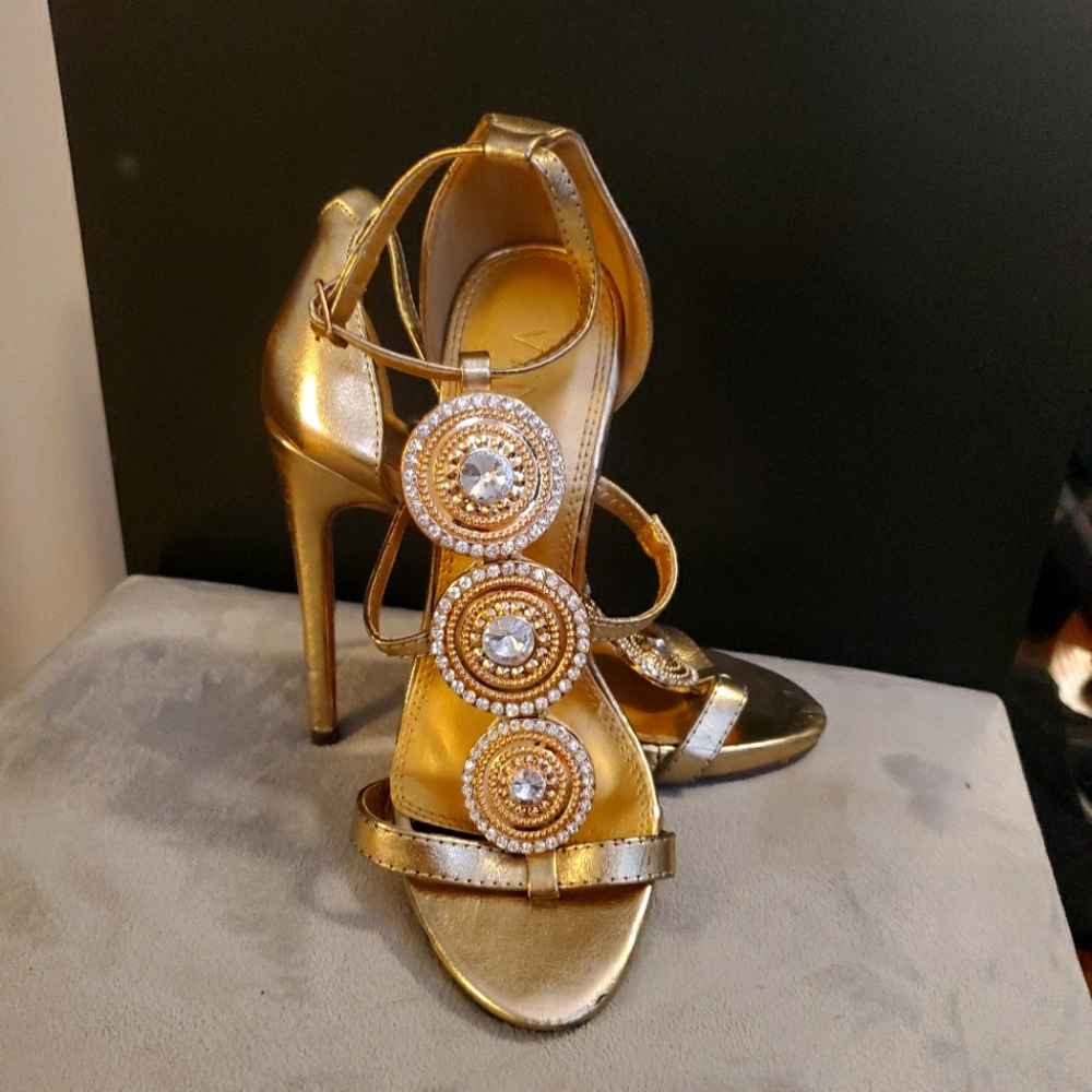 Venus size 6 stilettos